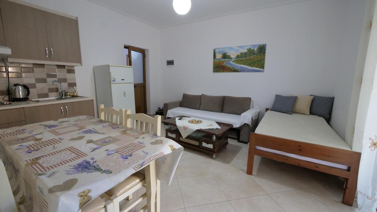 Kiri S.Apartaments Sarandë Esterno foto