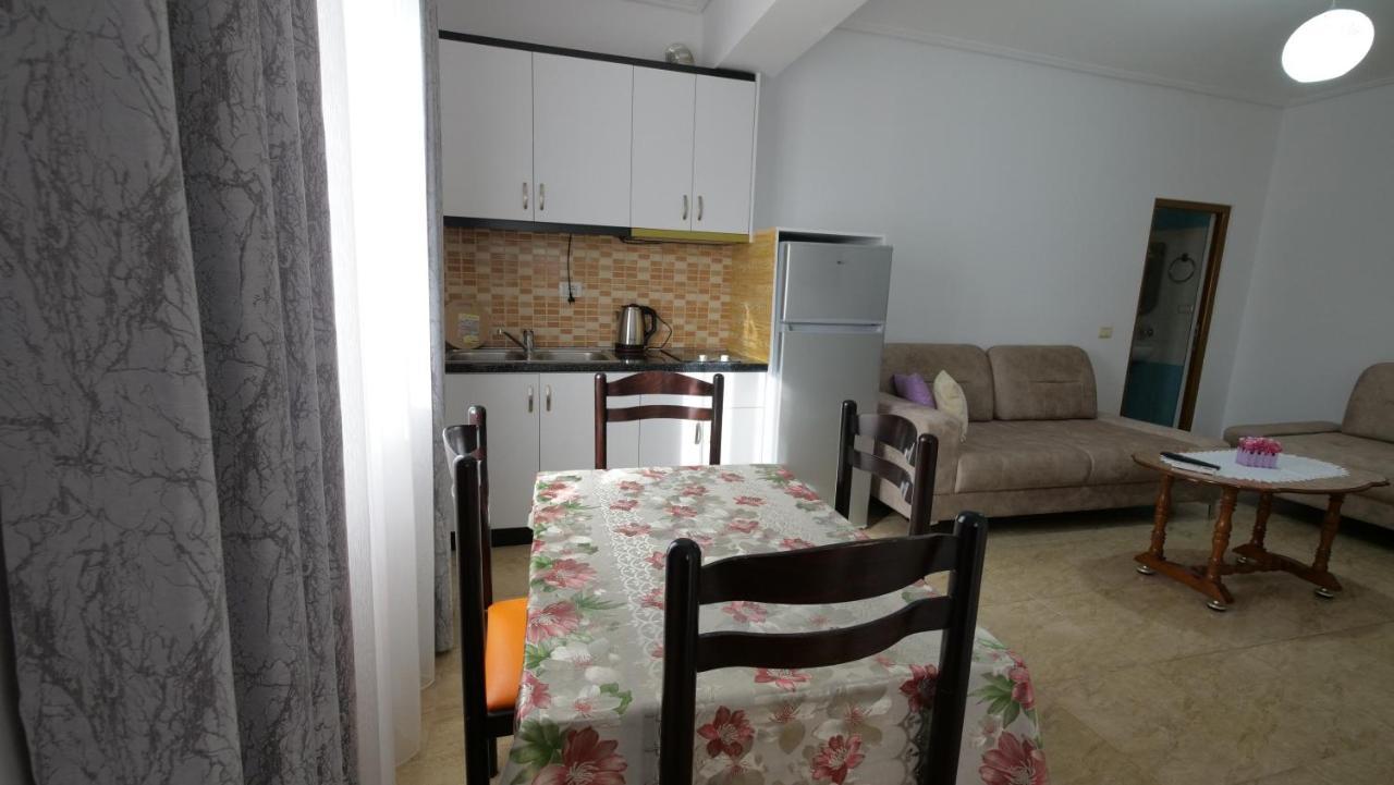 Kiri S.Apartaments Sarandë Esterno foto