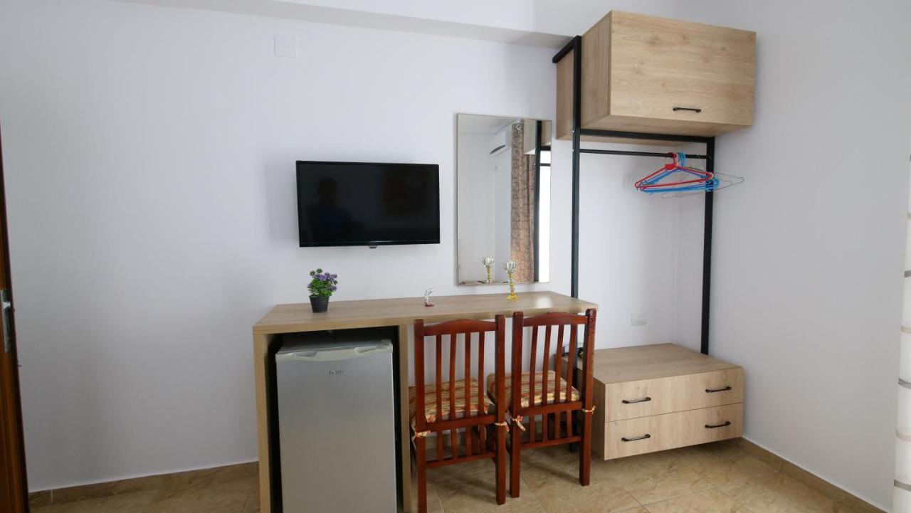 Kiri S.Apartaments Sarandë Esterno foto