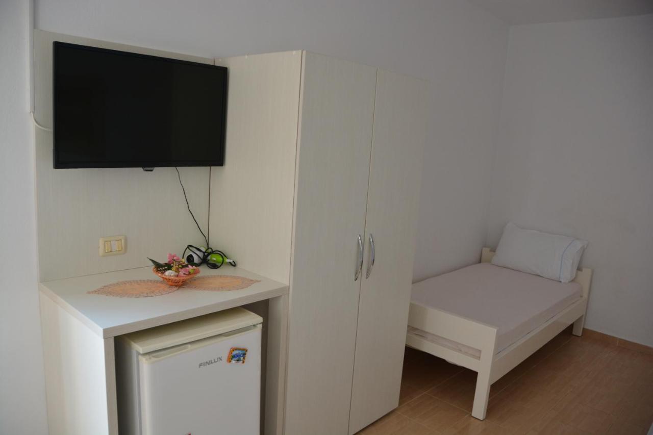 Kiri S.Apartaments Sarandë Esterno foto