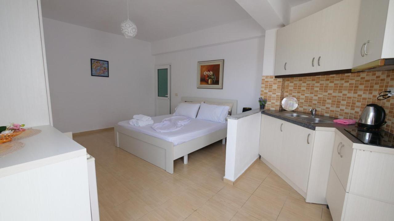 Kiri S.Apartaments Sarandë Esterno foto