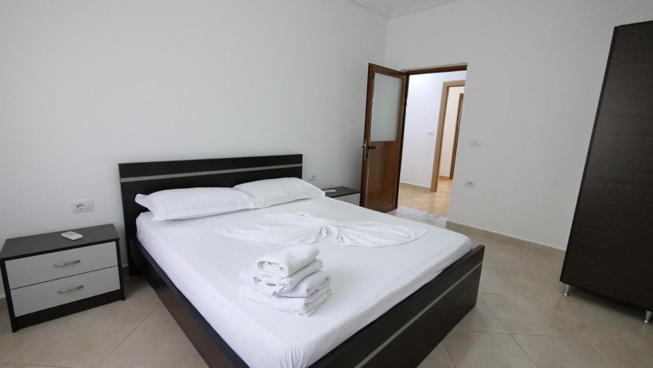 Kiri S.Apartaments Sarandë Esterno foto